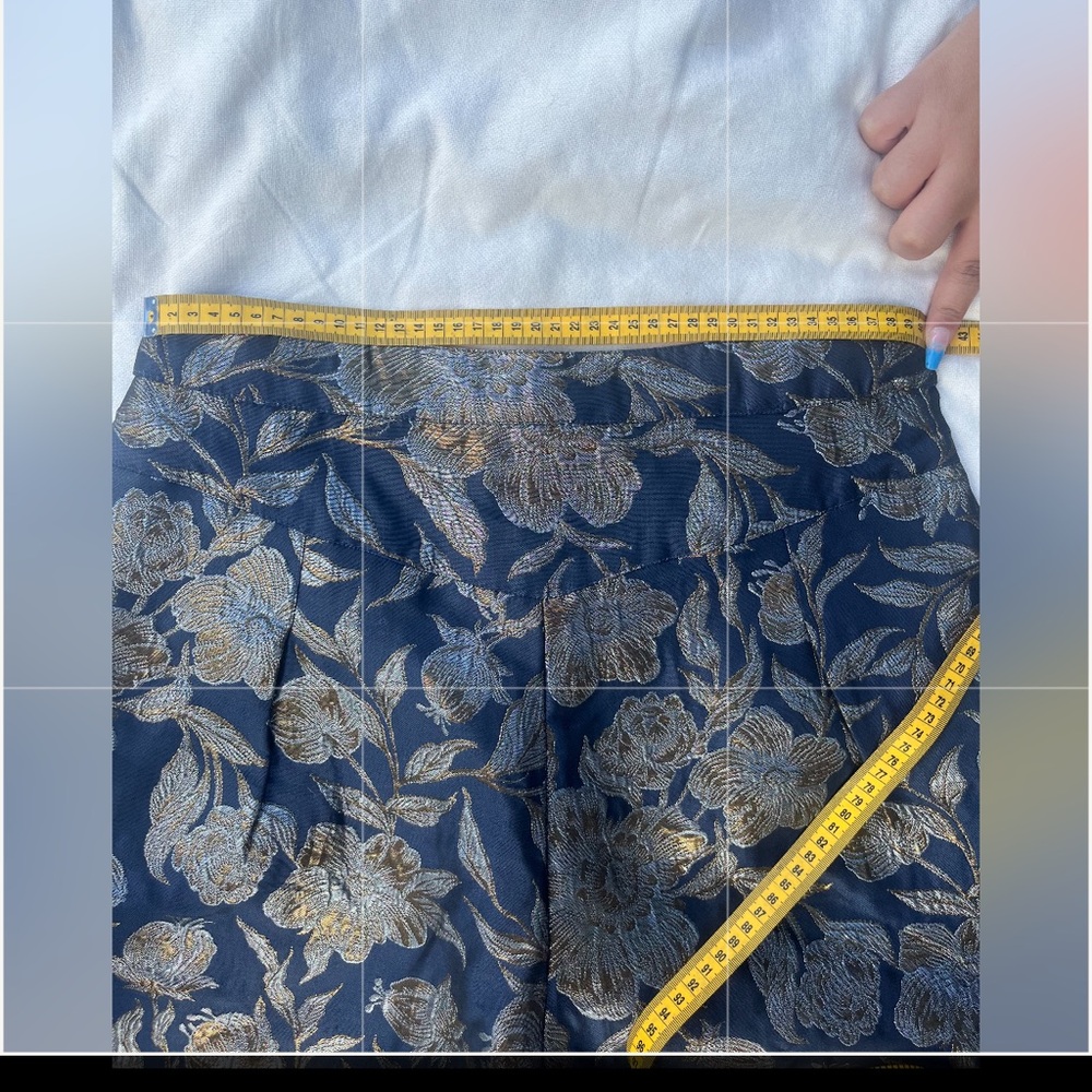 Walter Baker Taylor Metallic Floral Brocade
Shorts Size 12 High Waist - Picture 8 of 10